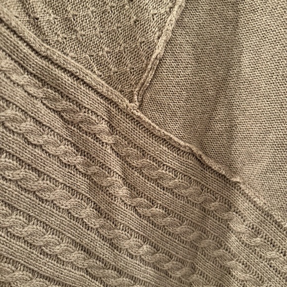 Beige sweater with zipper and knit detail - Picture 5 of 6